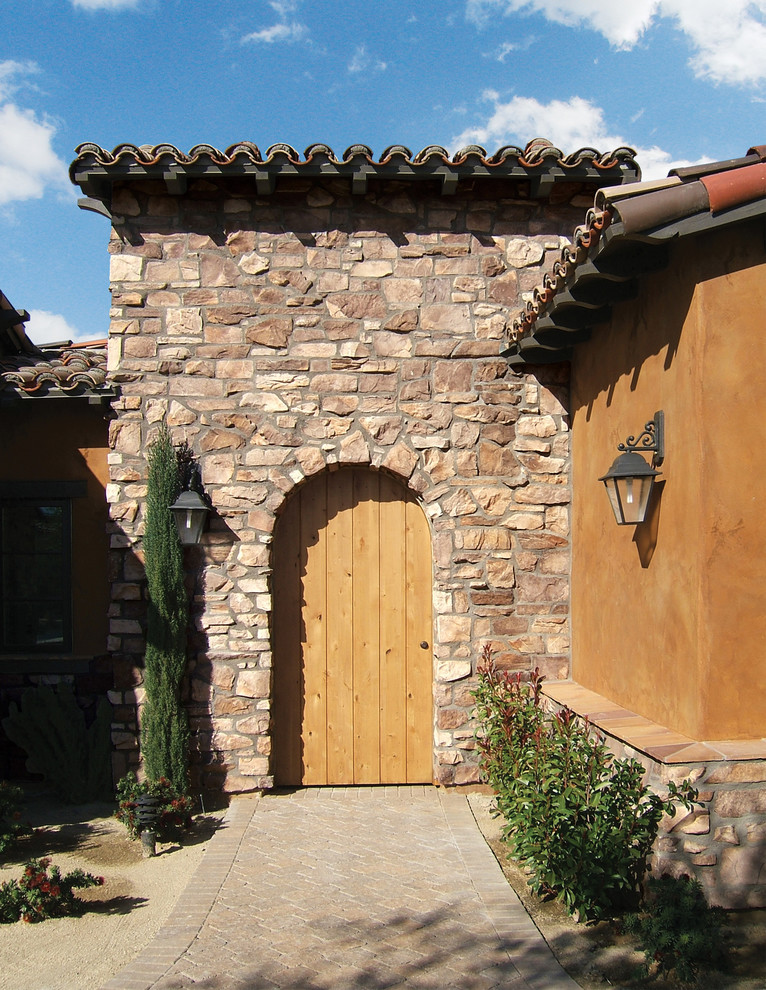 Escala Rancho Mirage Featuring Villa Stone Combination Coronado Stone