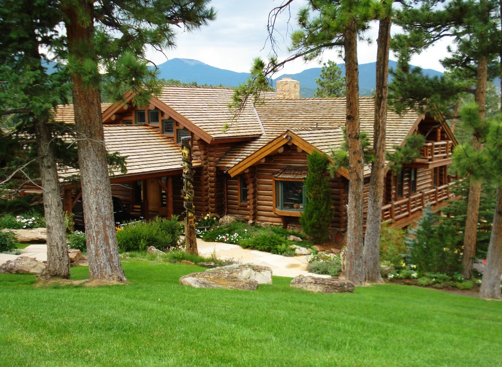 Photo of a rustic house exterior in Denver.