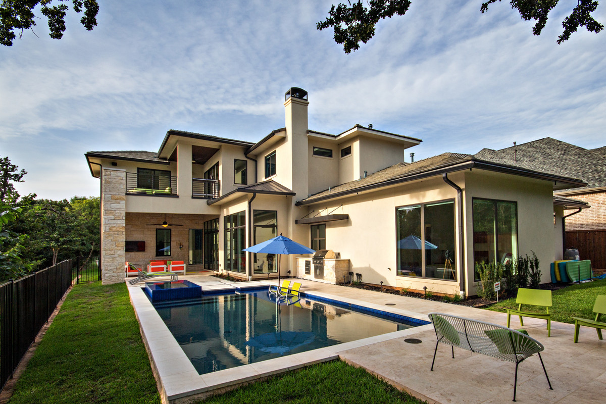 Design ideas for a modern house exterior in Dallas.
