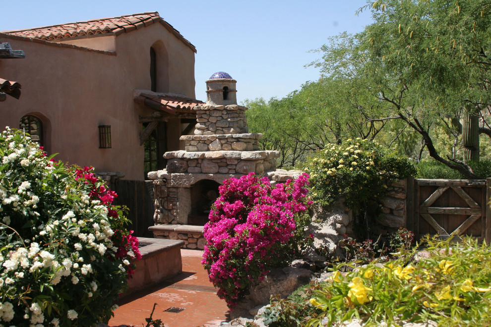 This is an example of a mediterranean house exterior in Phoenix.