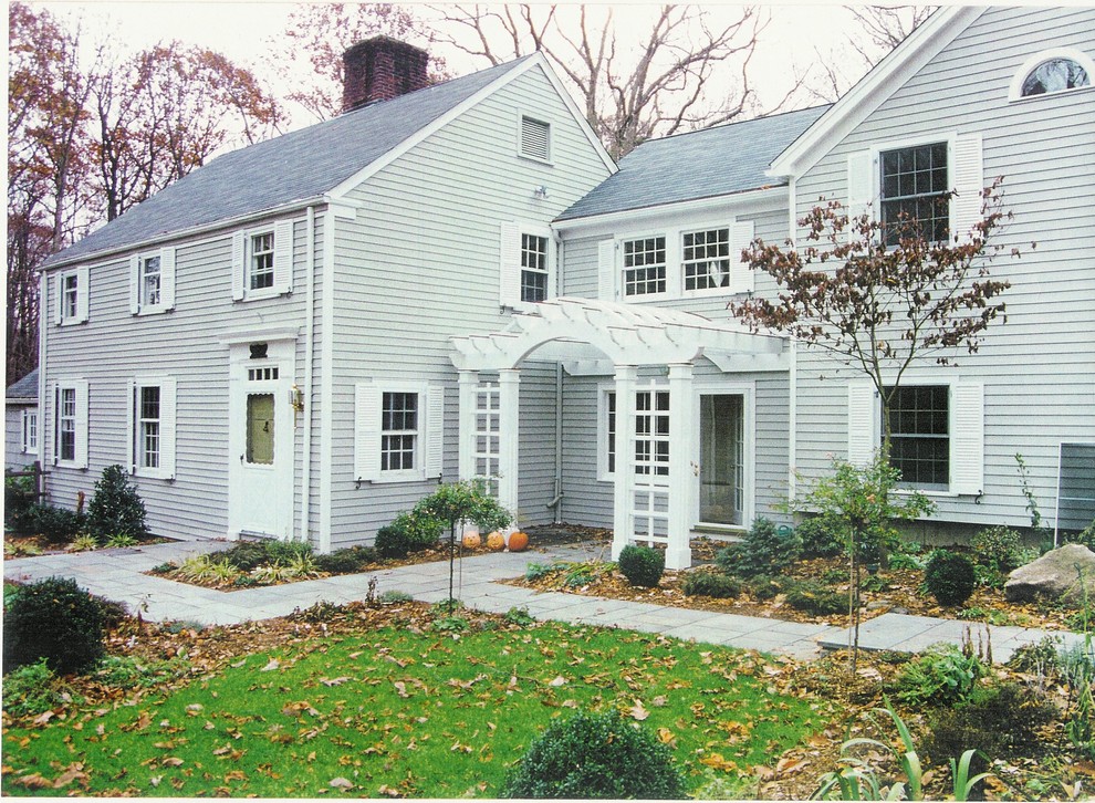 Traditional exterior home idea in Bridgeport