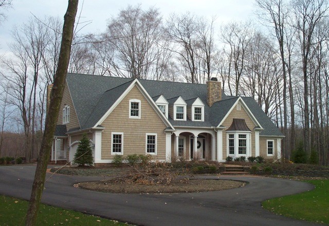 Traditional exterior home idea in Cleveland