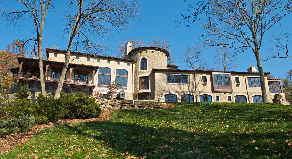 Example of a tuscan exterior home design in Cincinnati