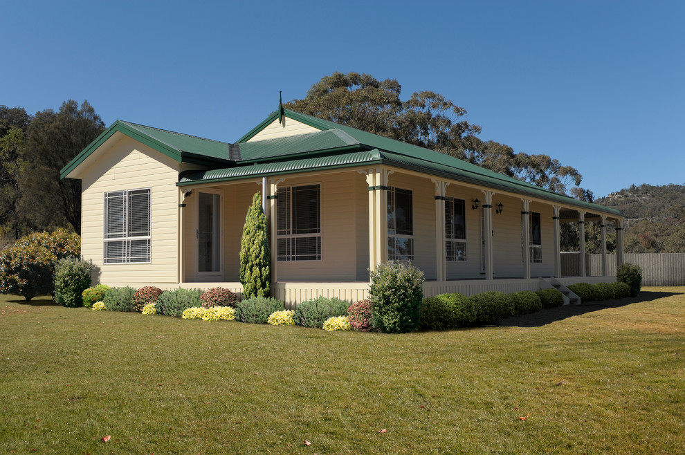 Modelo de fachada de estilo de casa de campo de tamaño medio