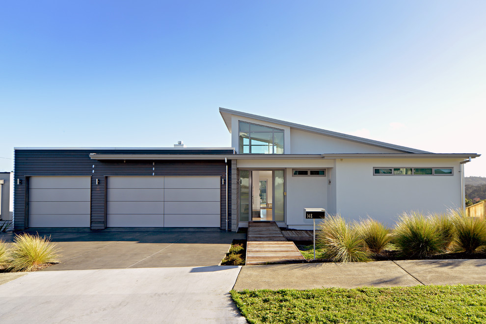 Einstöckiges Modernes Haus mit weißer Fassadenfarbe in Auckland
