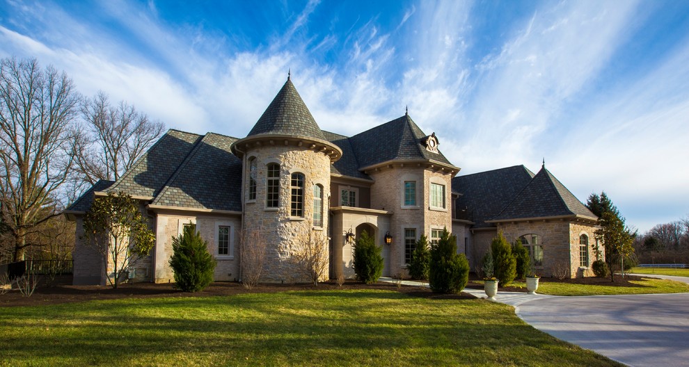 Exterior of Private Residence in Indian Hill, Ohio Victorian Exterior Cincinnati by CORE