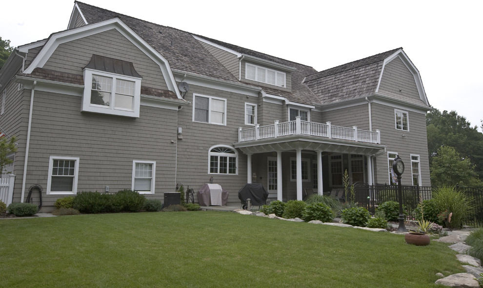 Example of an exterior home design in Bridgeport