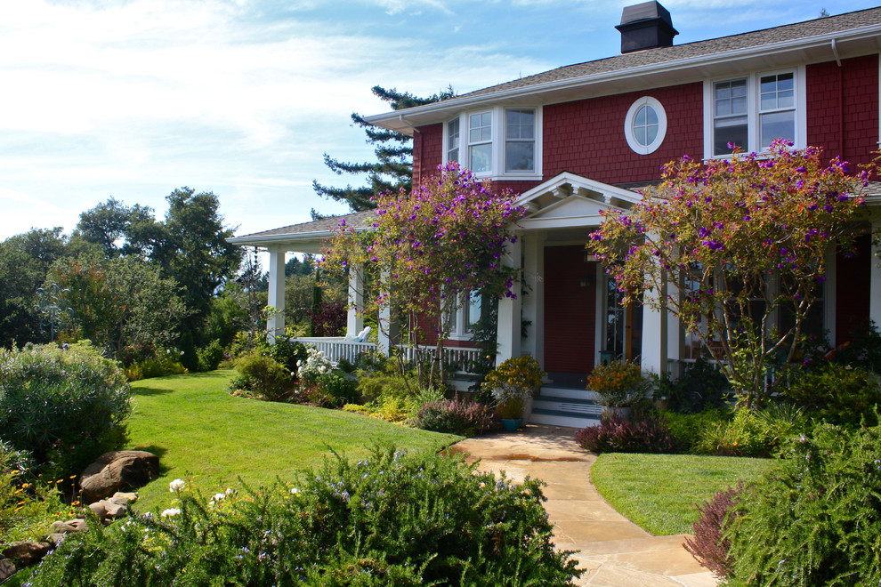 Immagine della facciata di una casa rossa vittoriana