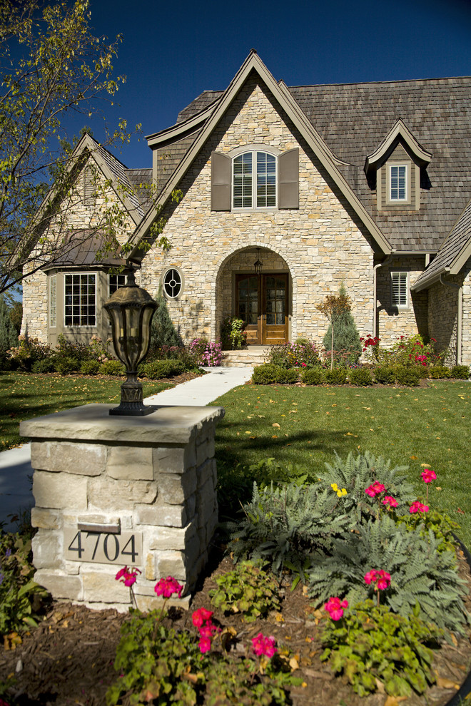Traditional exterior home idea in Minneapolis