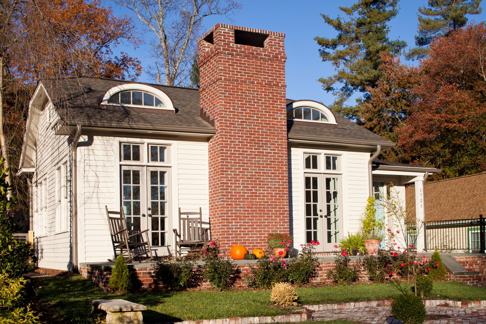 Design ideas for a classic house exterior in New York.