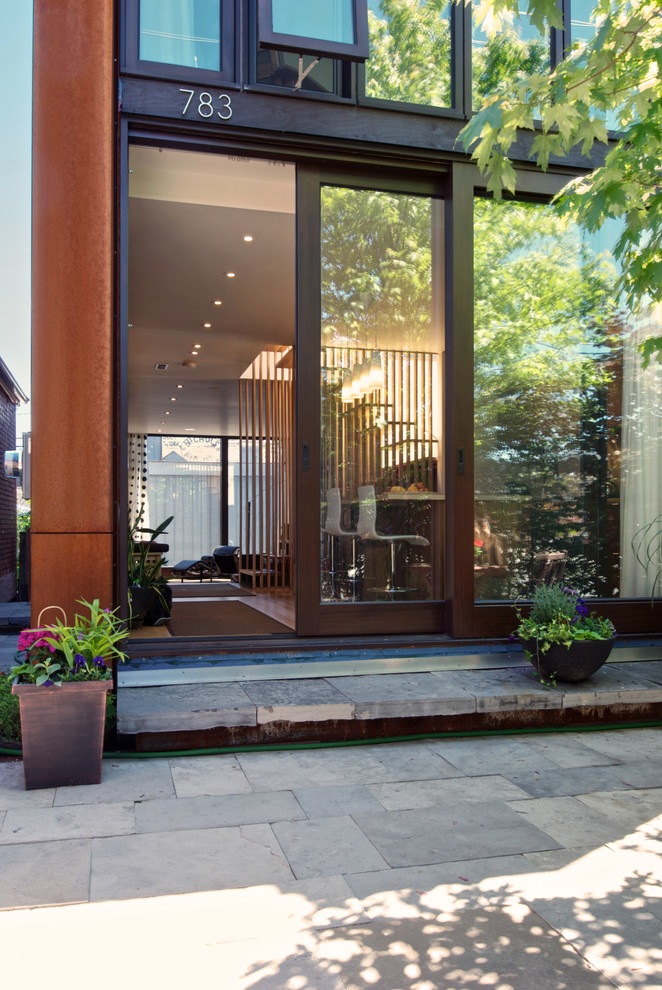 Modern exterior home idea in Toronto