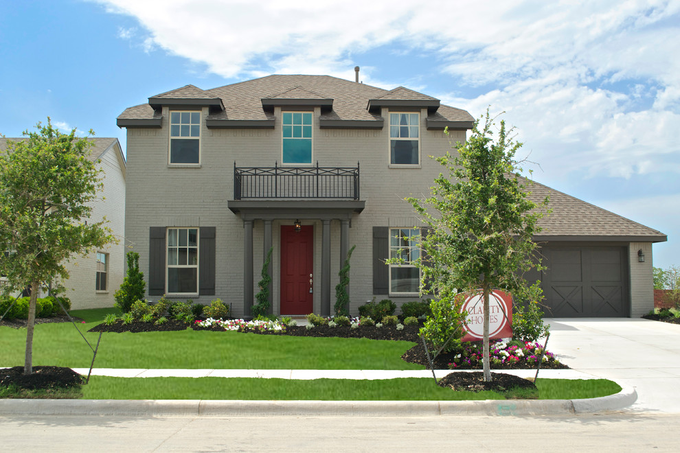 Gray exterior home photo in Dallas