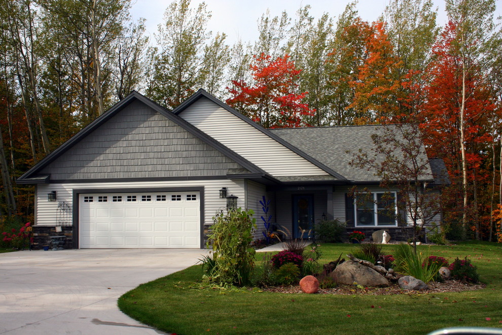 Exteriors Traditional Exterior Other by Sunrise