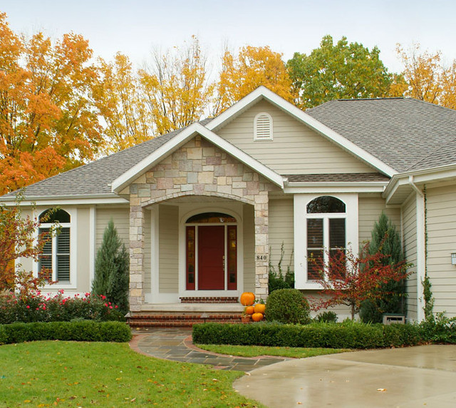 Exteriors Classique Façade Milwaukee par WINFIELD HOMES Houzz