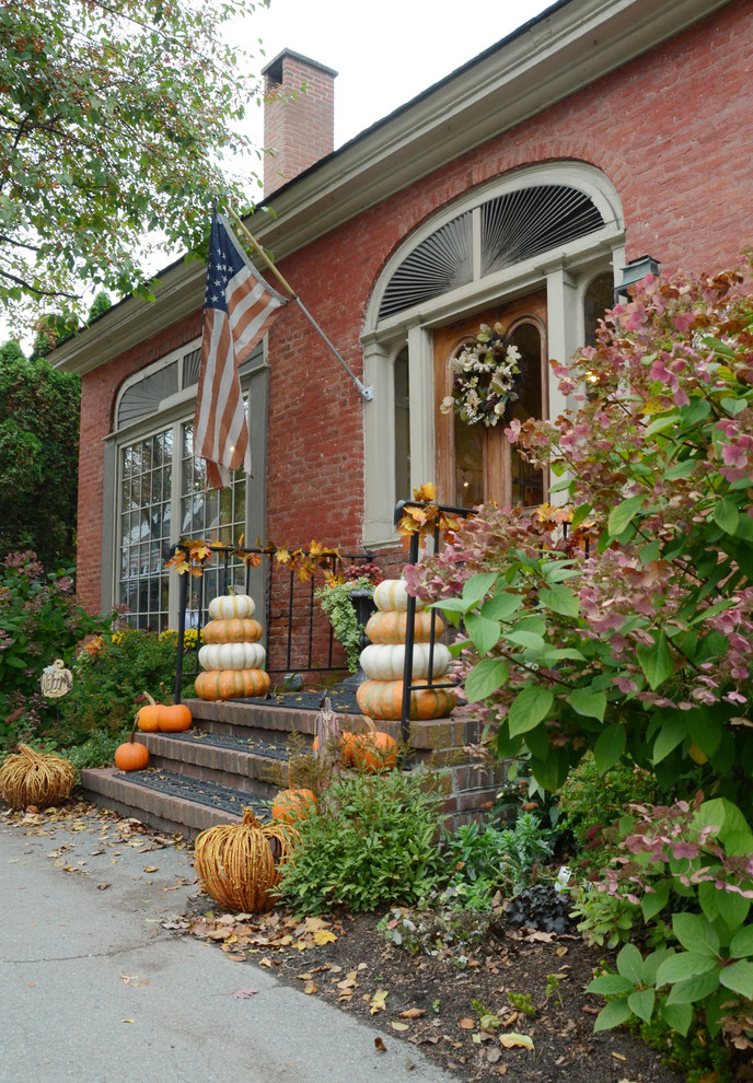 Inspiration for a timeless exterior home remodel in Burlington