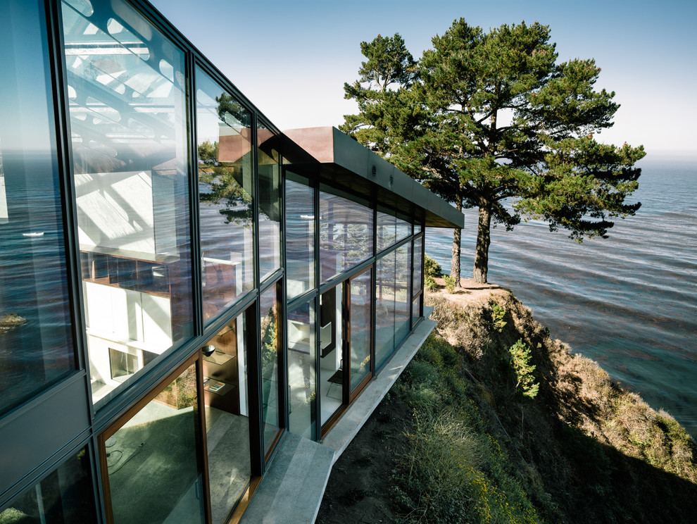 Mittelgroßes Modernes Einfamilienhaus mit Metallfassade in San Francisco