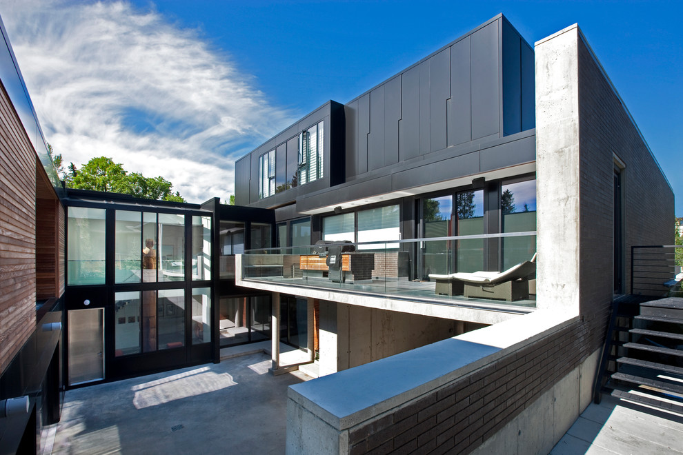 Modern exterior home idea in Calgary