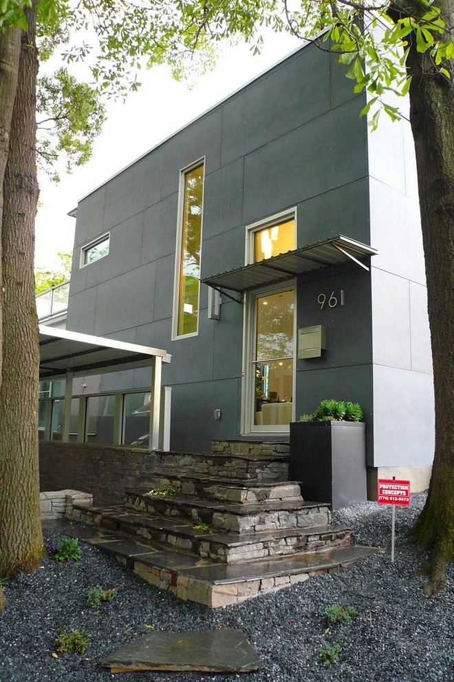 Photo of a modern house exterior in Atlanta with metal cladding.