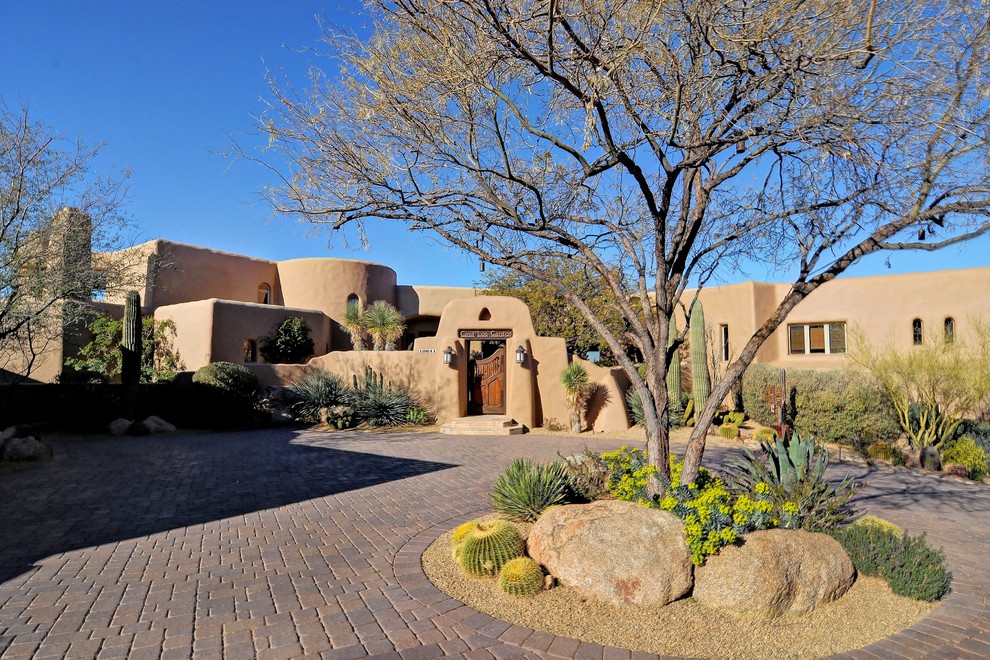 Inspiration for a southwestern exterior home remodel in Phoenix
