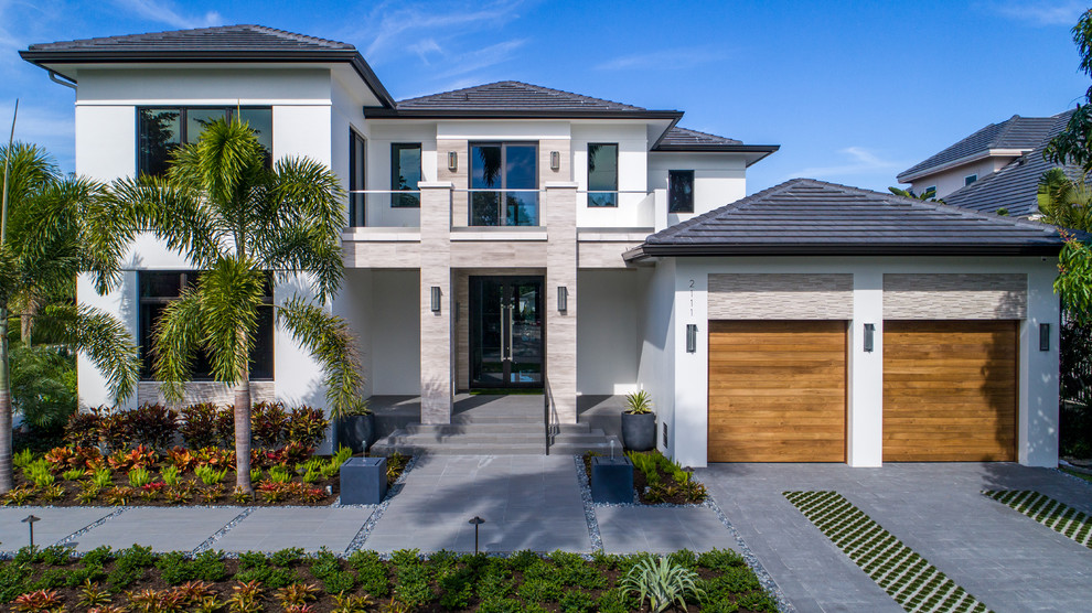 Inspiration for a transitional exterior home remodel in Miami