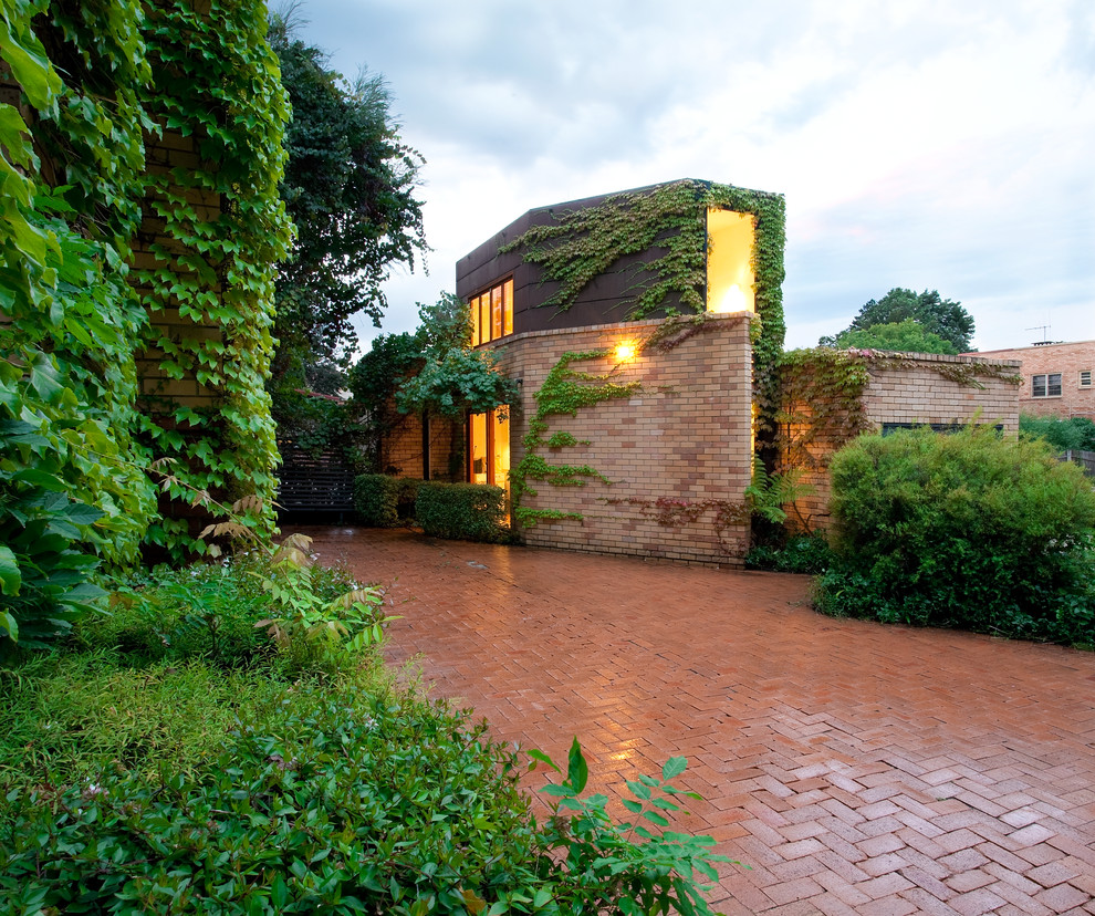 Contemporary two floor brick house exterior in Canberra - Queanbeyan.