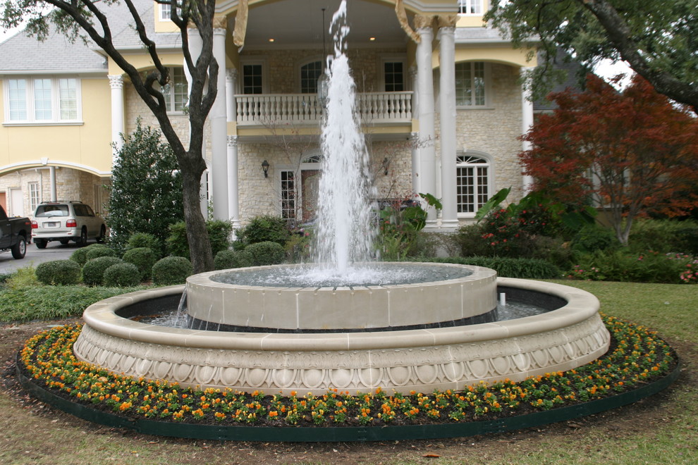 Example of a classic exterior home design in Dallas
