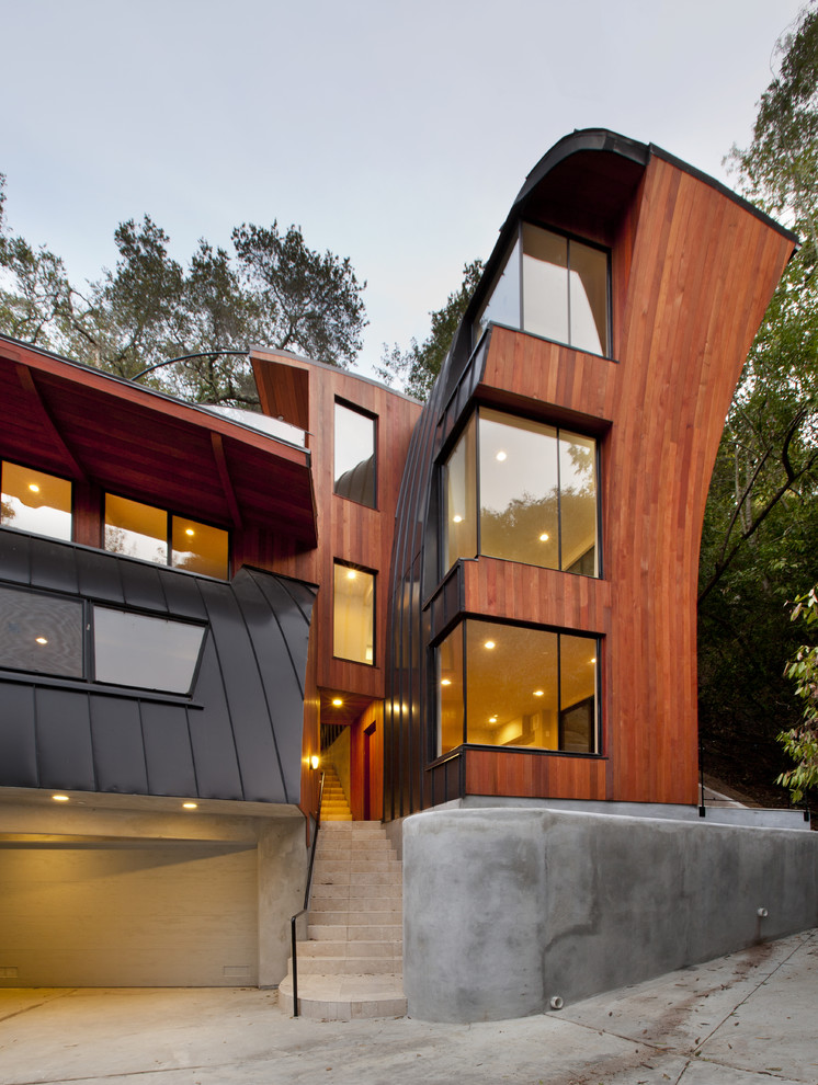 Diseño de fachada moderna con revestimiento de madera