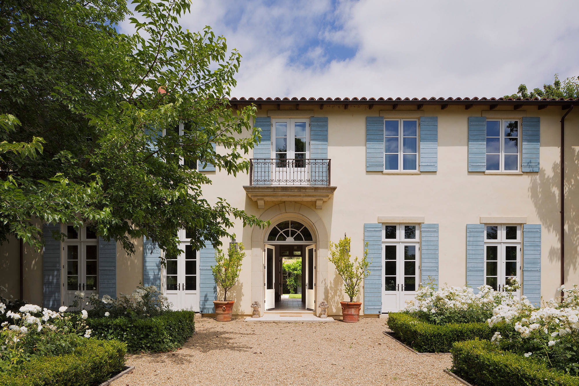 Charm Your Senses: Explore the Elegance of French Country Cottage Homes ...