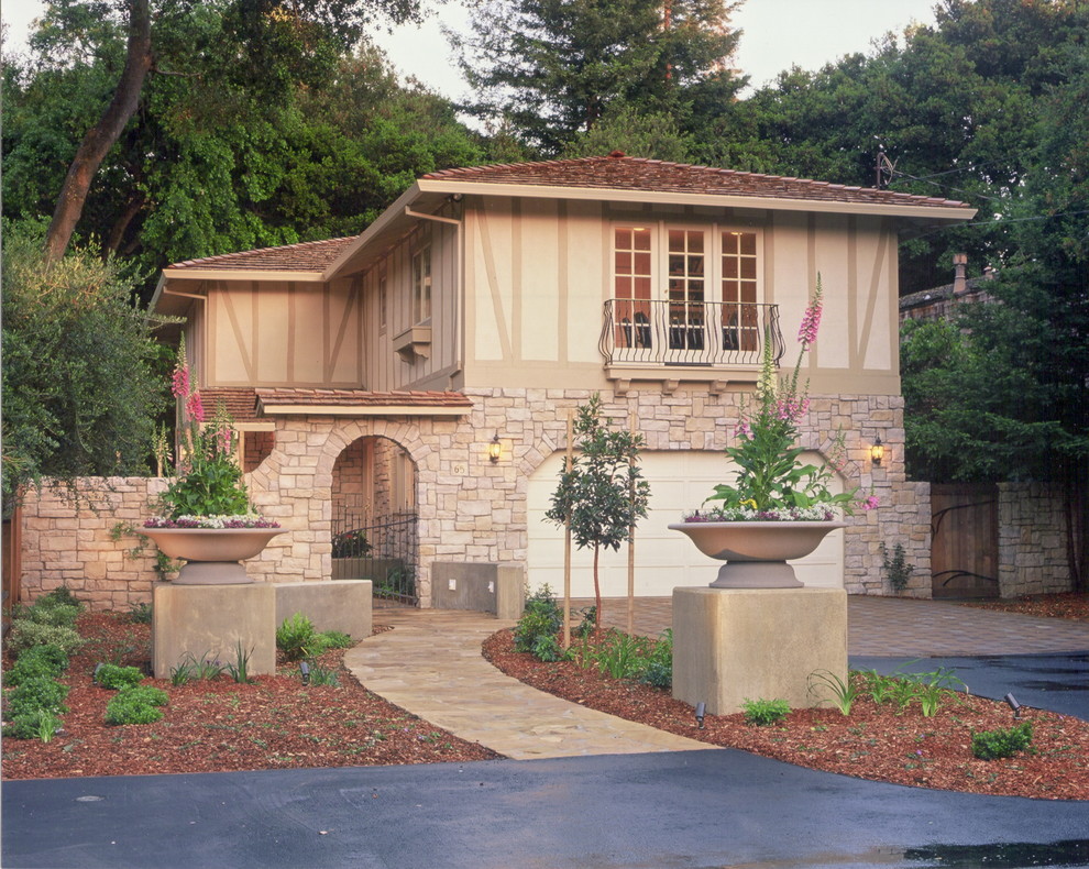 Example of a classic exterior home design in San Francisco
