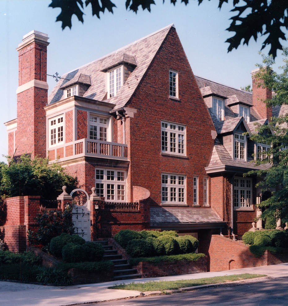 Example of a classic exterior home design in DC Metro