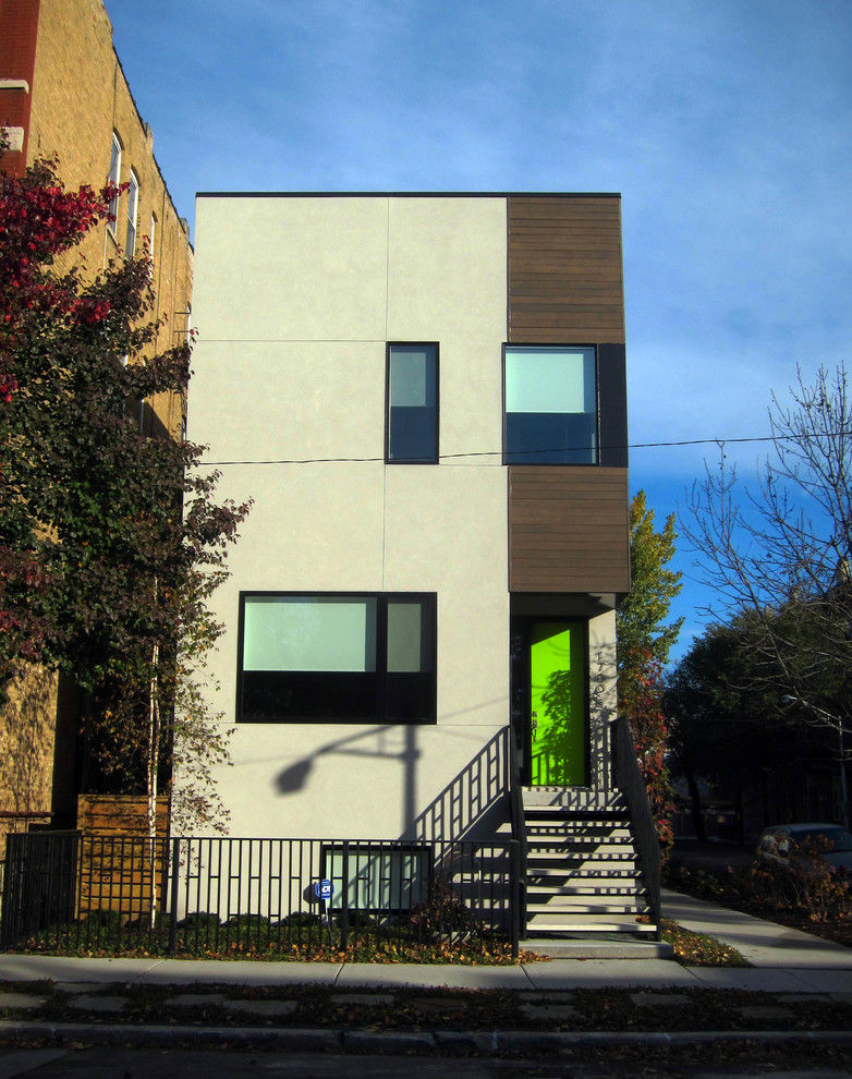Photo of a large contemporary house exterior in Chicago.