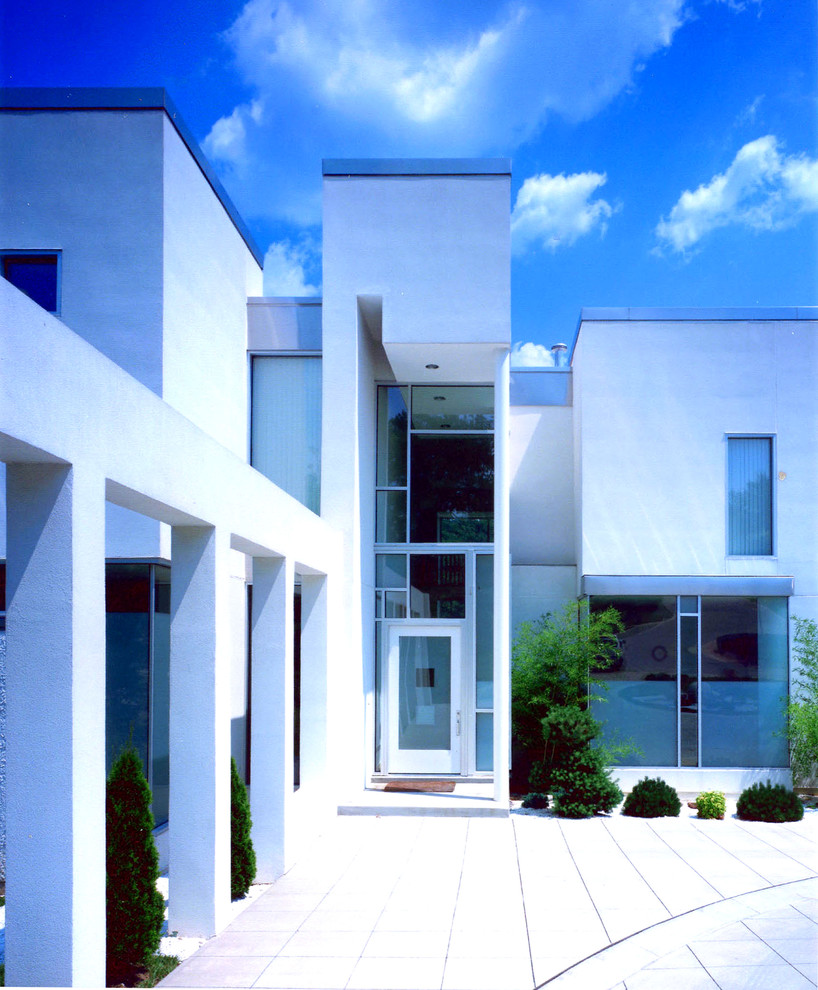 Foto della facciata di una casa moderna a due piani