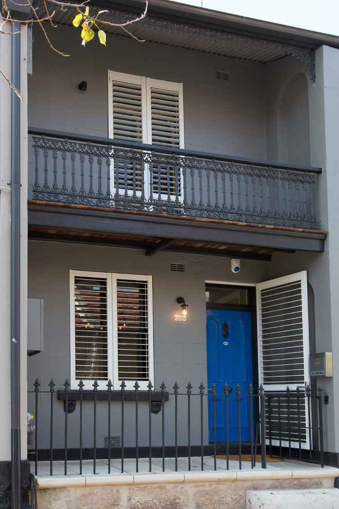 シドニーにある中くらいなコンテンポラリースタイルのおしゃれな家の外観 (レンガサイディング、タウンハウス) の写真