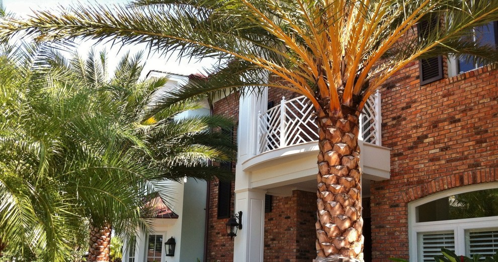 Photo of a world-inspired house exterior in Miami.