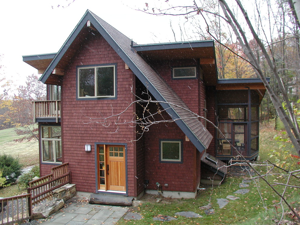 Источник вдохновения для домашнего уюта: двухэтажный, деревянный, красный дом среднего размера в стиле кантри