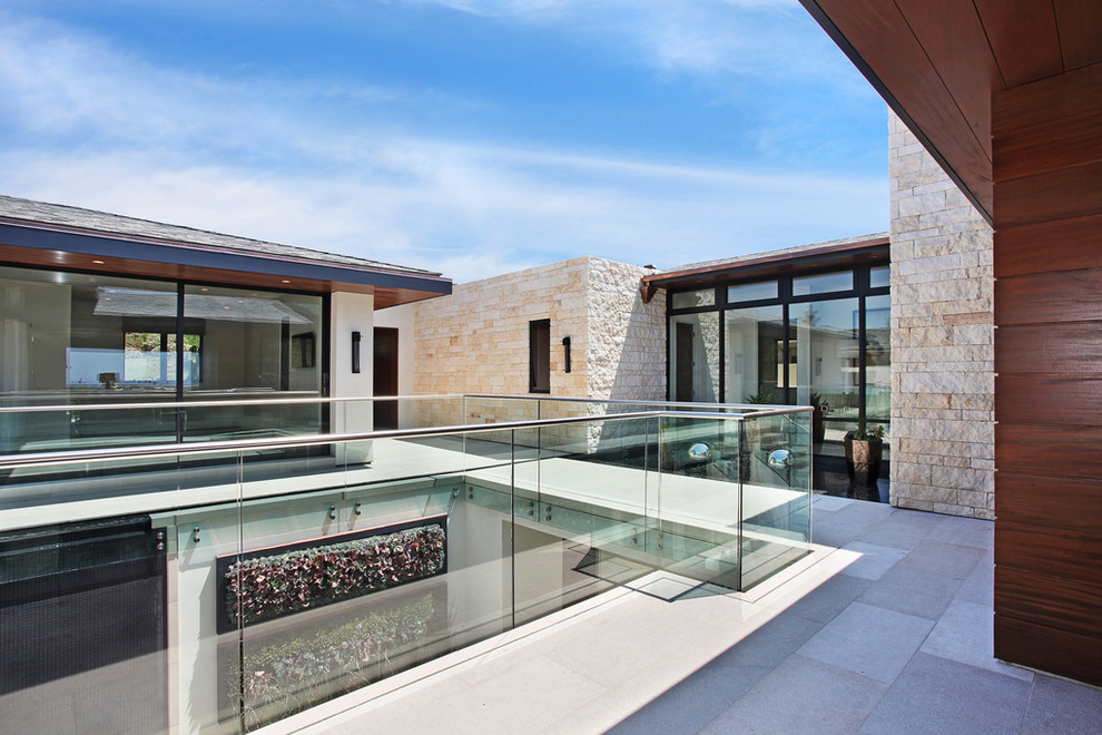 Inspiration for a contemporary exterior home remodel in Orange County