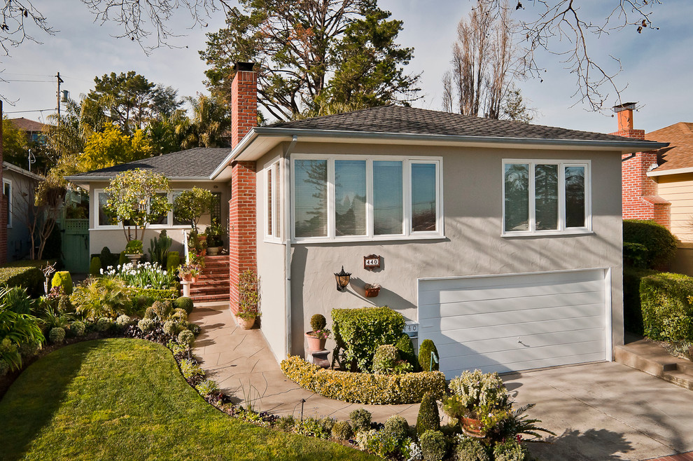 Design ideas for a traditional house exterior in San Francisco.