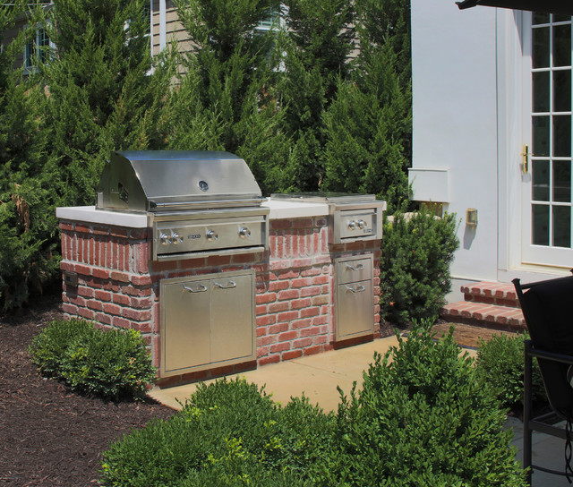 Colonial Prairie Village, Ks. Residence Traditional