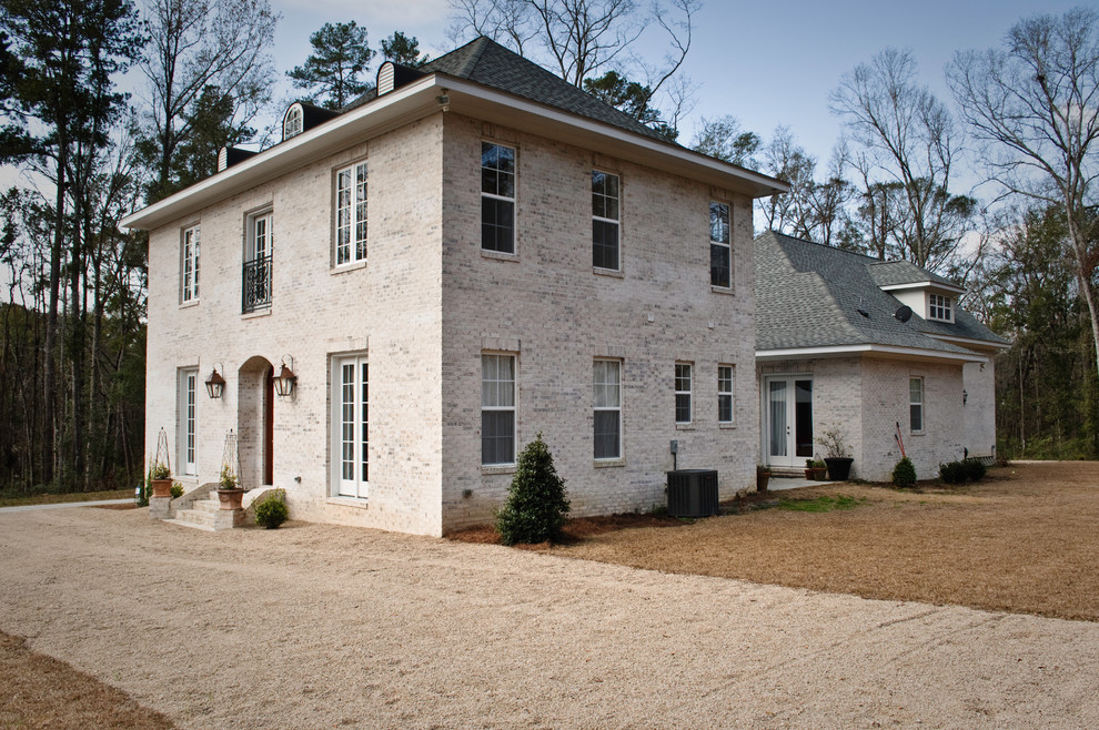 Example of a classic exterior home design in Jacksonville