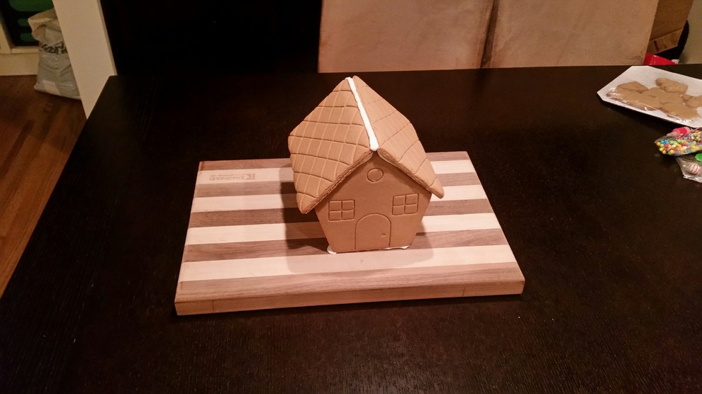 Источник вдохновения для домашнего уюта: маленький, одноэтажный, коричневый дом в стиле кантри с двускатной крышей для на участке и в саду