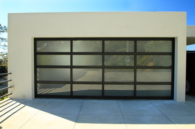 Glass Garage Doors: Modern Homes - Modern - House Exterior - San Diego - by  Garage Doors Unlimited | Houzz IE