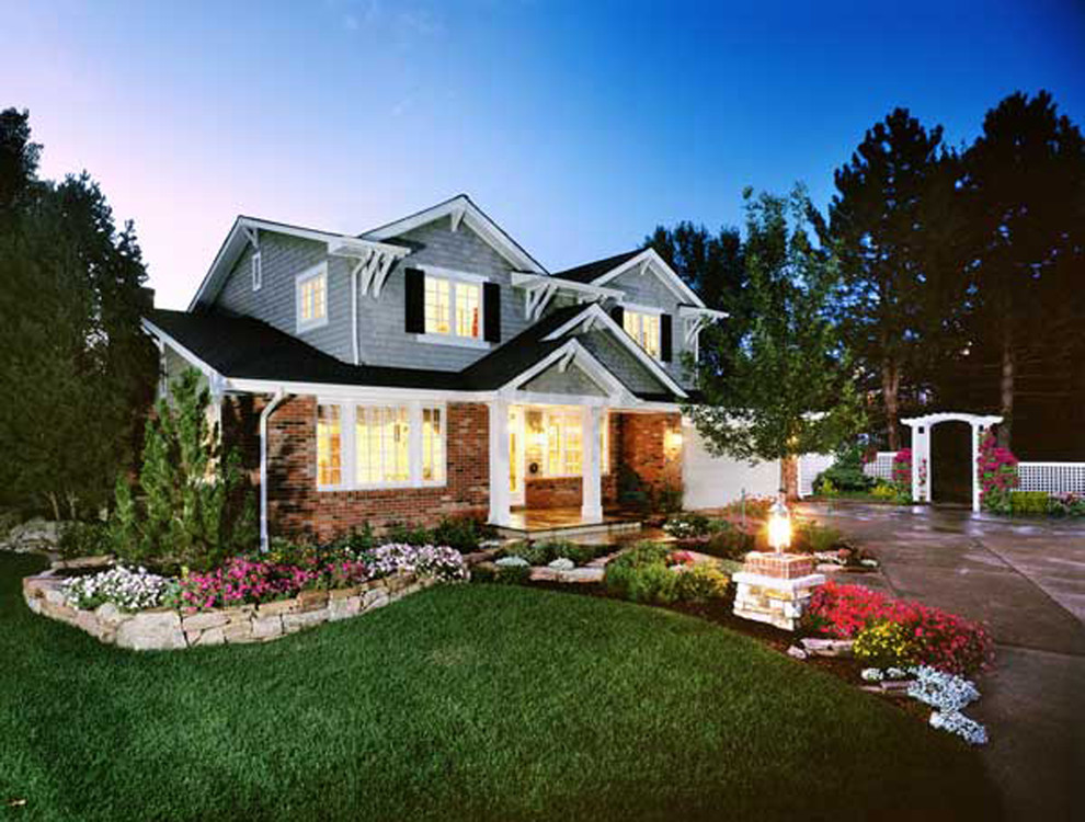 Photo of a traditional house exterior in Denver.
