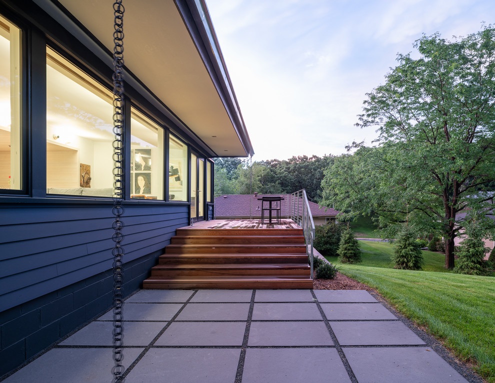 Inspiration for a 1960s exterior home remodel in Minneapolis