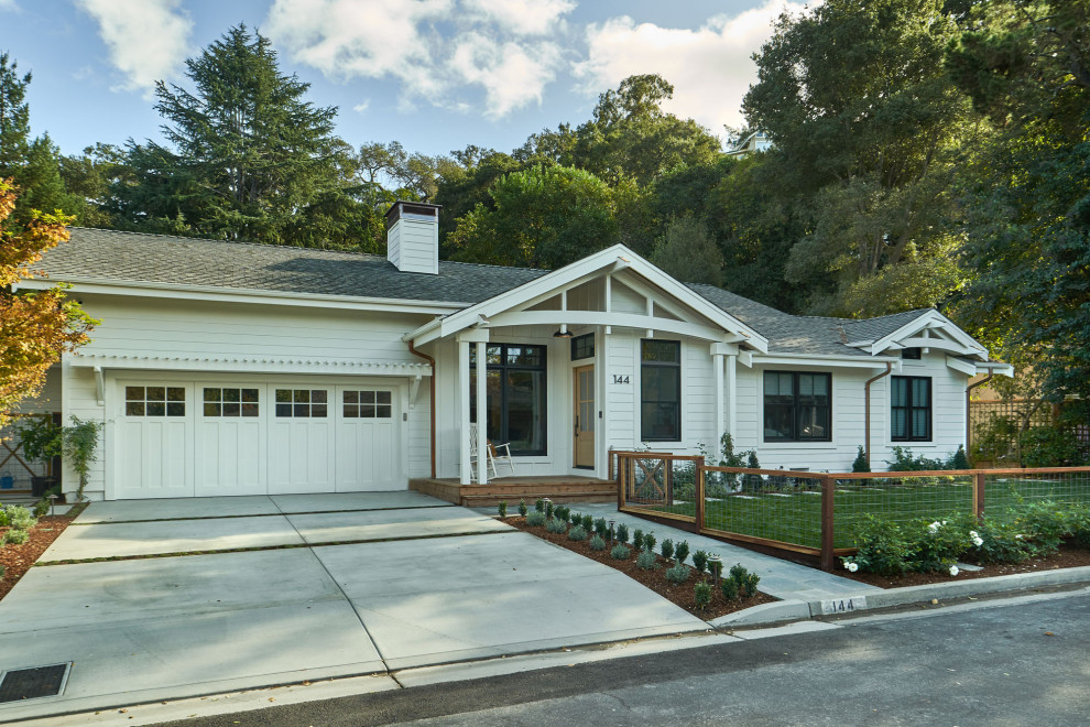 Medium sized and white classic bungalow detached house in San Francisco with wood cladding, a pitched roof, a mixed material roof, a grey roof and shiplap cladding.