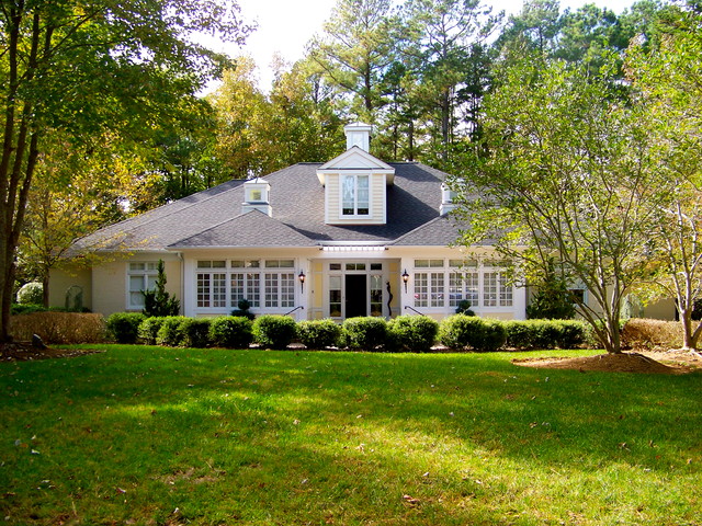 Governors Club Traditional Yellow Home//Chapel Hill, NC - Transitional -  House Exterior - Raleigh - by BuildEx | Houzz IE