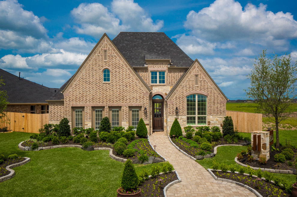Grand Mission Estates // Richmond, TX // Plan 539 // Highland Homes