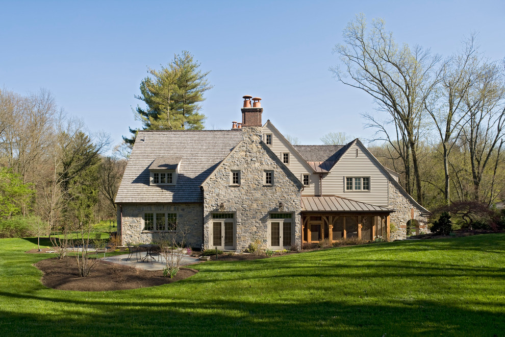 Example of a classic exterior home design in Philadelphia