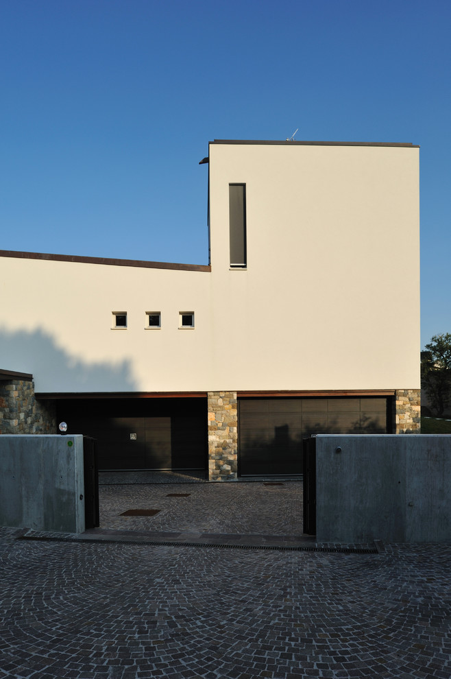 Exemple d'une façade de maison moderne.