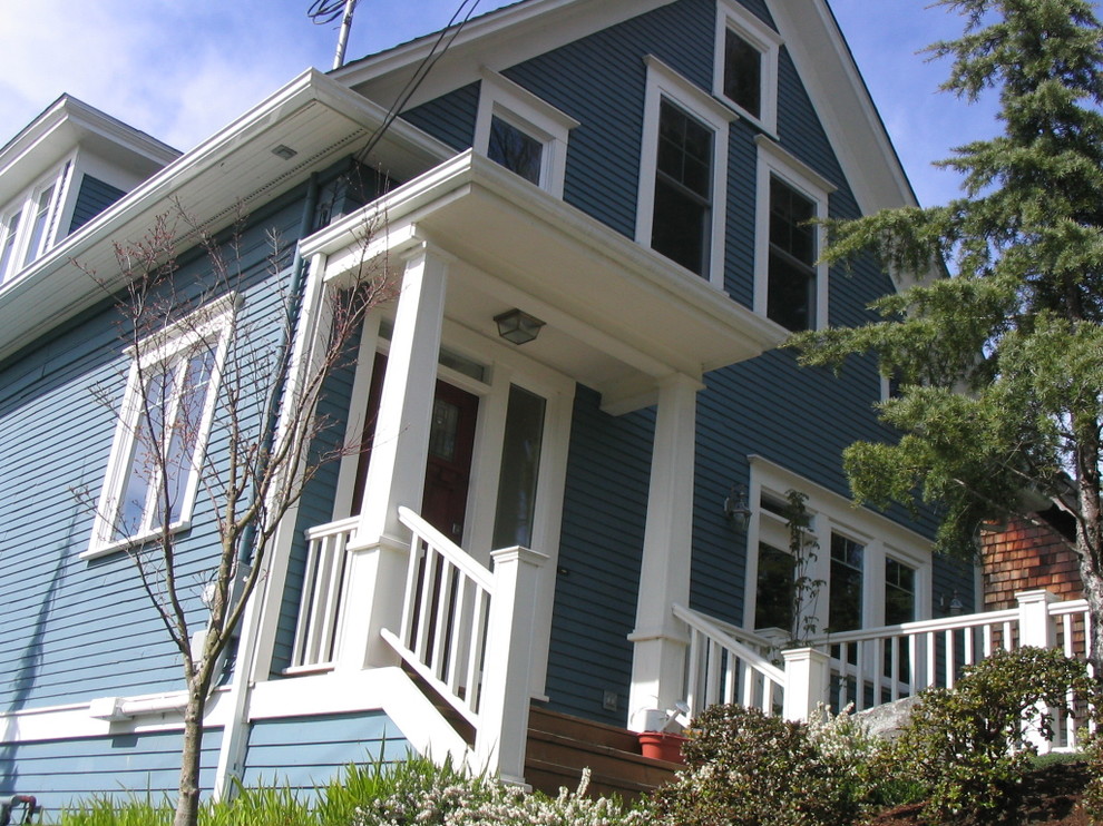 Elegant exterior home photo in Seattle