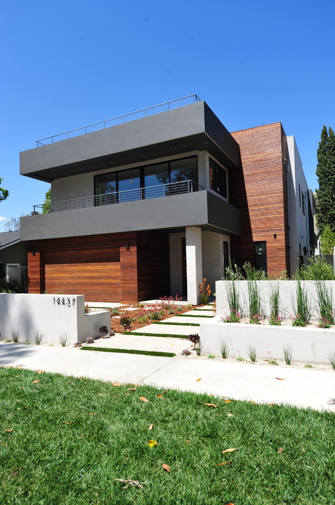 Greenleaf House Contemporary House Exterior Los Angeles by